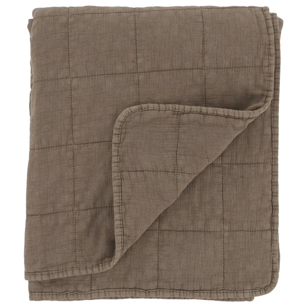 Chic Antique Aix Vintage Quilt