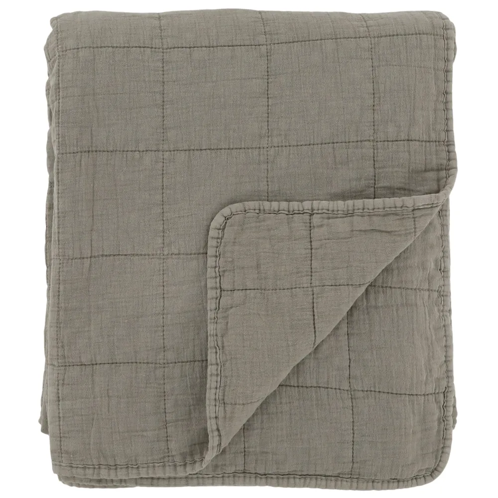 Chic Antique Aix Vintage Quilt