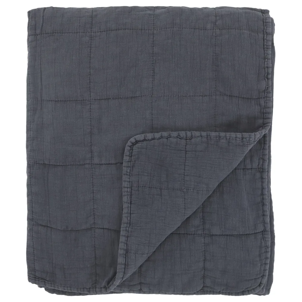 Chic Antique Aix Vintage Quilt