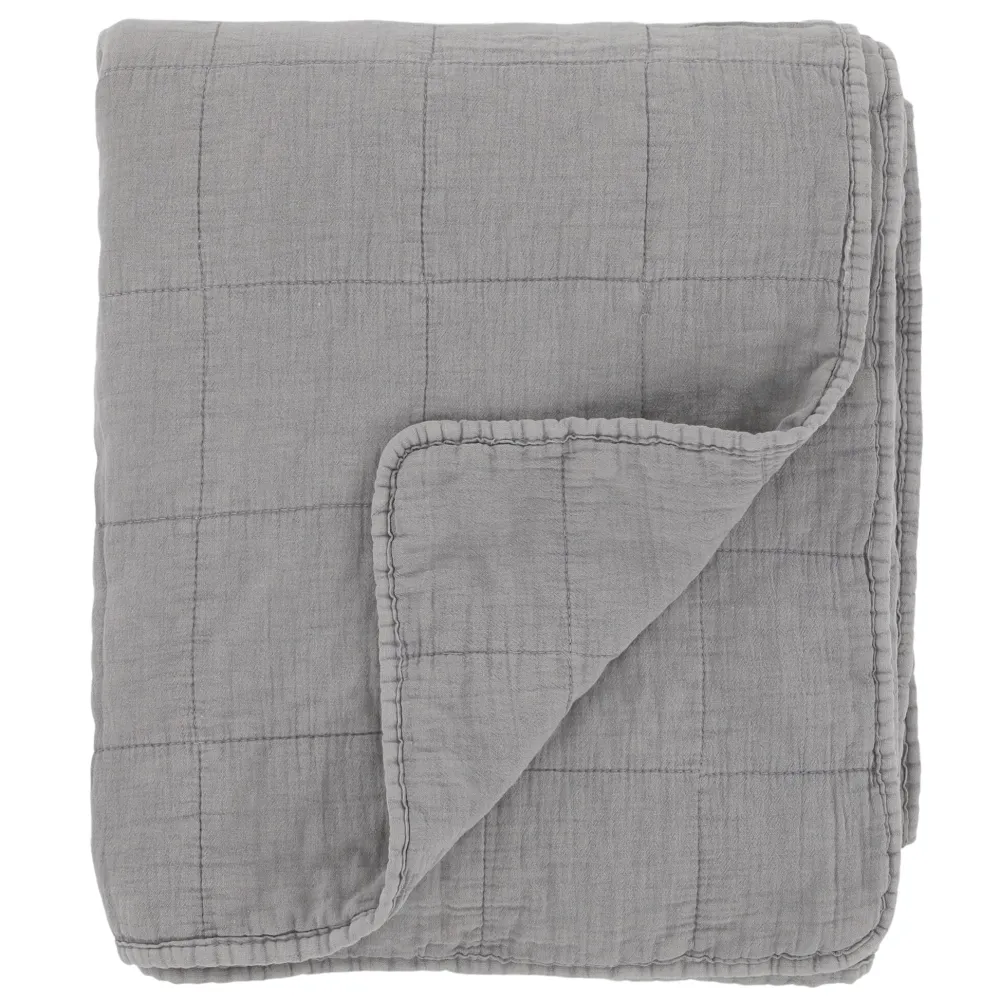 Chic Antique Aix Vintage Quilt