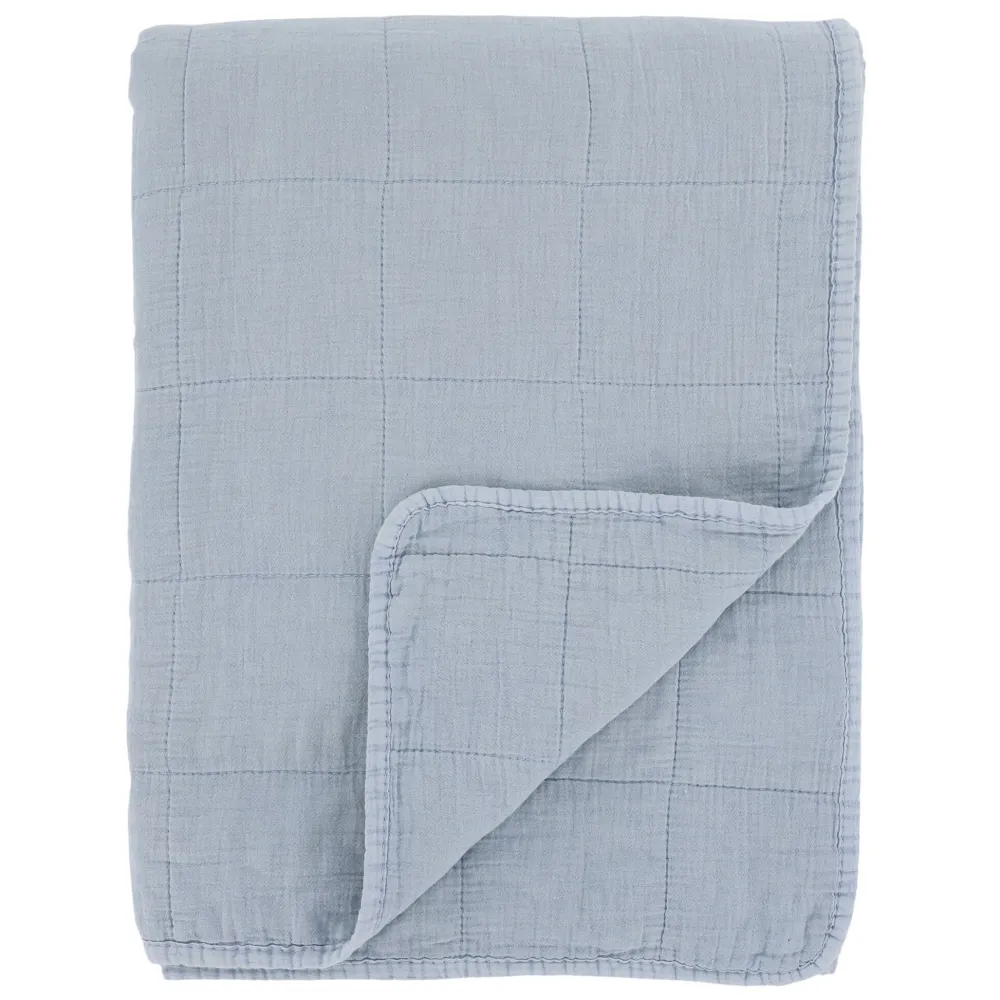 Chic Antique Aix Vintage Quilt