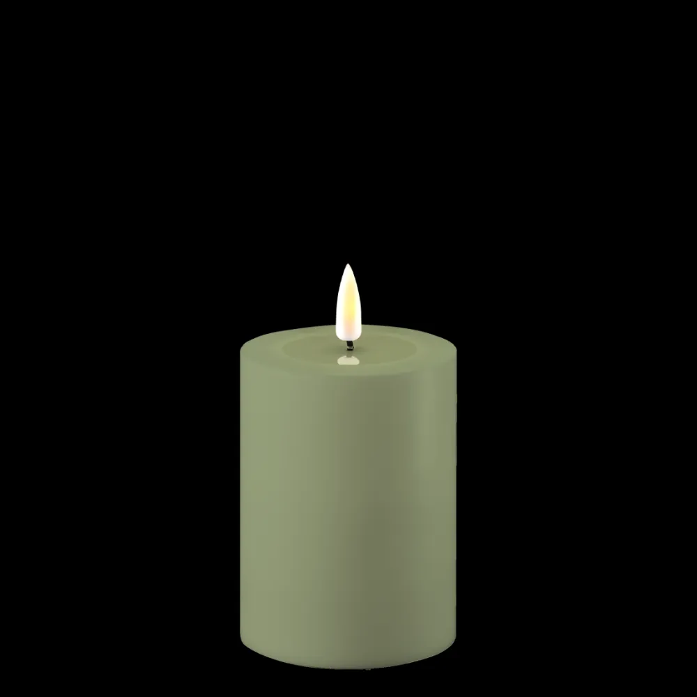 Deluxe Homeart LED Real Flame Outdoor Stumpenkerze staubig grün