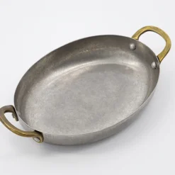 Nicolas Vahe Tisch Pfannen Presentation er