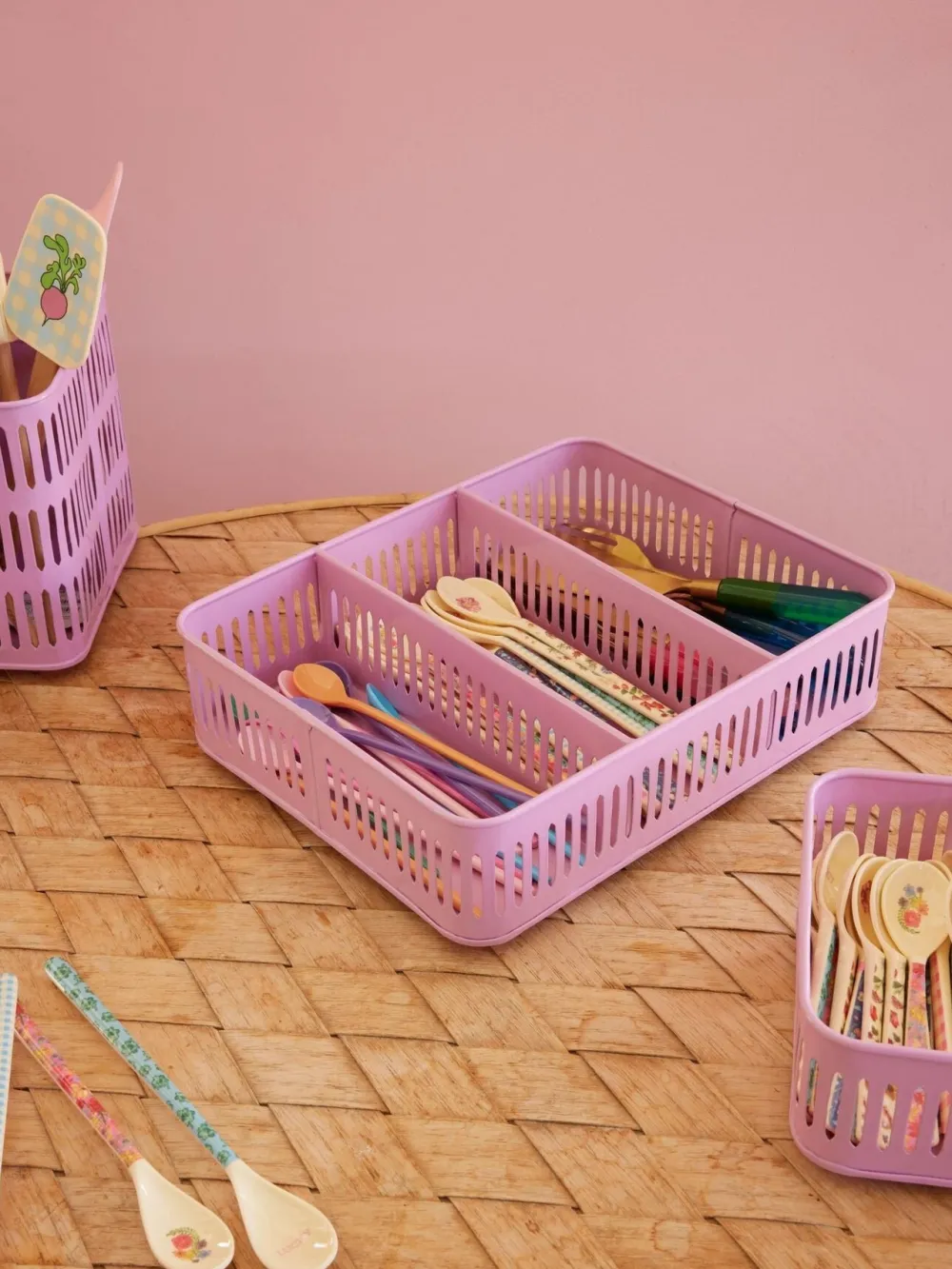 RICE Besteck Korb aus Metall, pink
